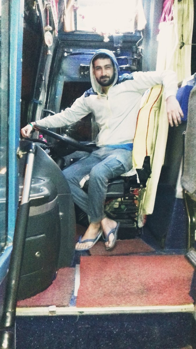 Tudvarinder's tweet photo. #Sitting #insideVolvo #Delhi #ColdTemp https://t.co/rWDs4ZIvq0