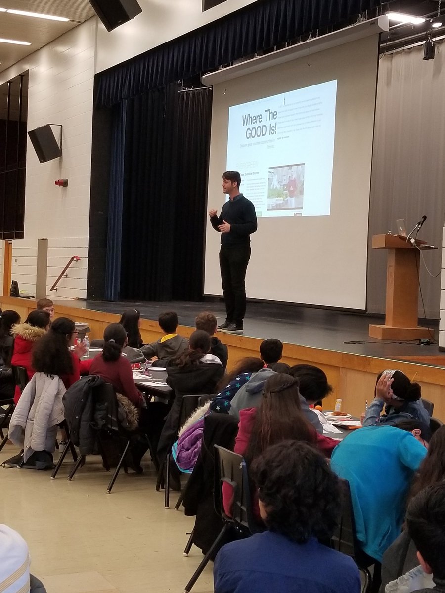 Ms_V314's tweet photo. #JLC2017 @DECAWoodlands speaker @MattLovesMath motivating students to keep learning, follow your interests and do good https://t.co/myWMAm5PG9