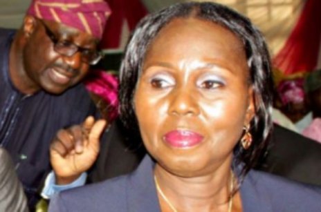 osmsa_cmul's tweet photo. Akeredolu’s wife launches Olori Connection to achieve RMNCAH+N mandates – article by… https://t.co/vVbsRyetRB https://t.co/4qDnGy51VH