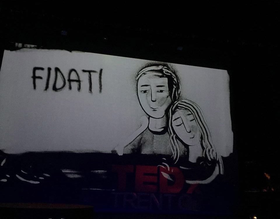 TEDxTrento's tweet photo. Si ricomincia! @nadiaschia che con la sua #sandanimation ci ricorda che dobbiamo: fidarci per ispirare fiducia negli altri, agire per lasciare il segno, rischiare per fare cose mai fatte e avere cose mai avuto, e esplorare, che è l'essenza dello spirito #TEDxTrento #tempodiFARE https://t.co/kE6UjtoXhy