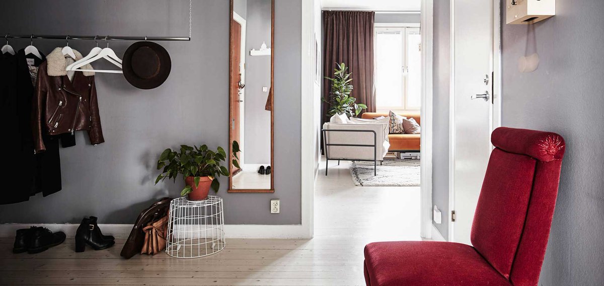 DeBouwgids's tweet photo. Je hal geeft de eerste indruk van je interieur. Geef je hal dus ook de aandacht die het verdient. 🖼️ Lees het artikel: https://t.co/PzfMERDDyZ
 #denederlandsebouwgids #bouwen #verbouwen #interieur #inrichten #styling #tips #trucs https://t.co/L88FRGRSov