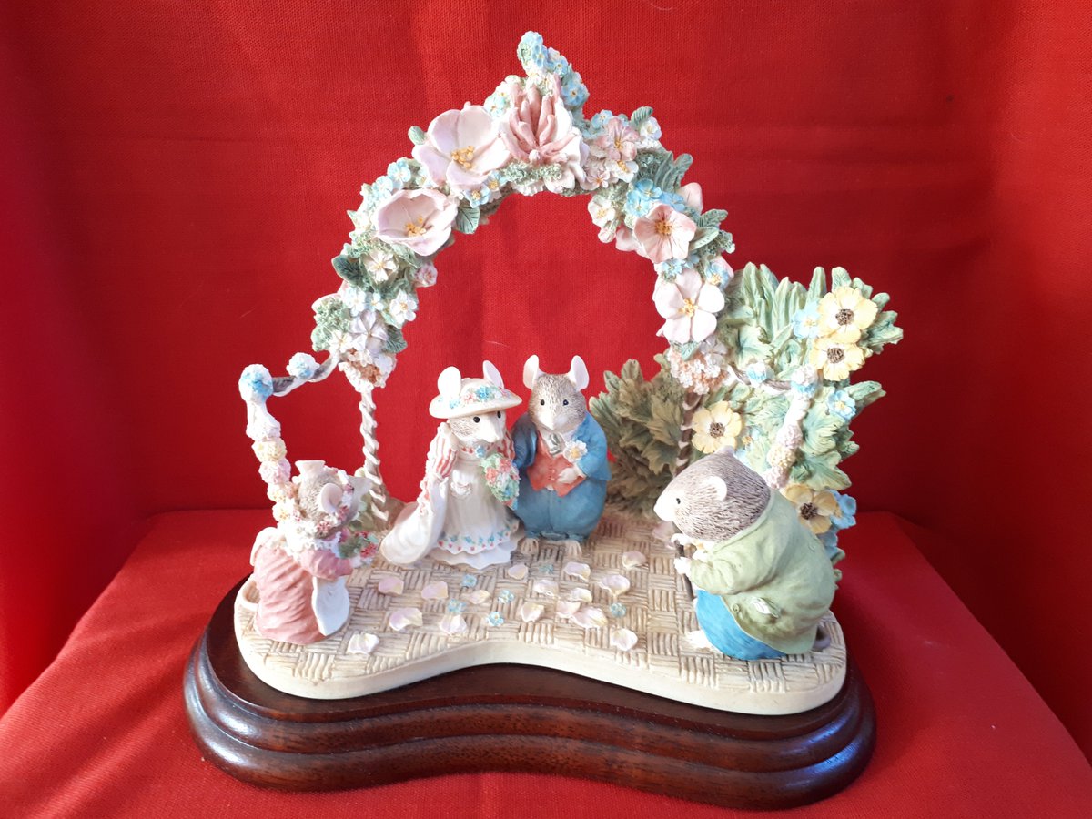 gmcollectables's tweet photo. Beautiful #Bramblyhedge #Collectables by #borderfinearts . Original boxes . Lovely #christmasgifts https://t.co/MSMMszWHPU https://t.co/VHGv5tMqAl