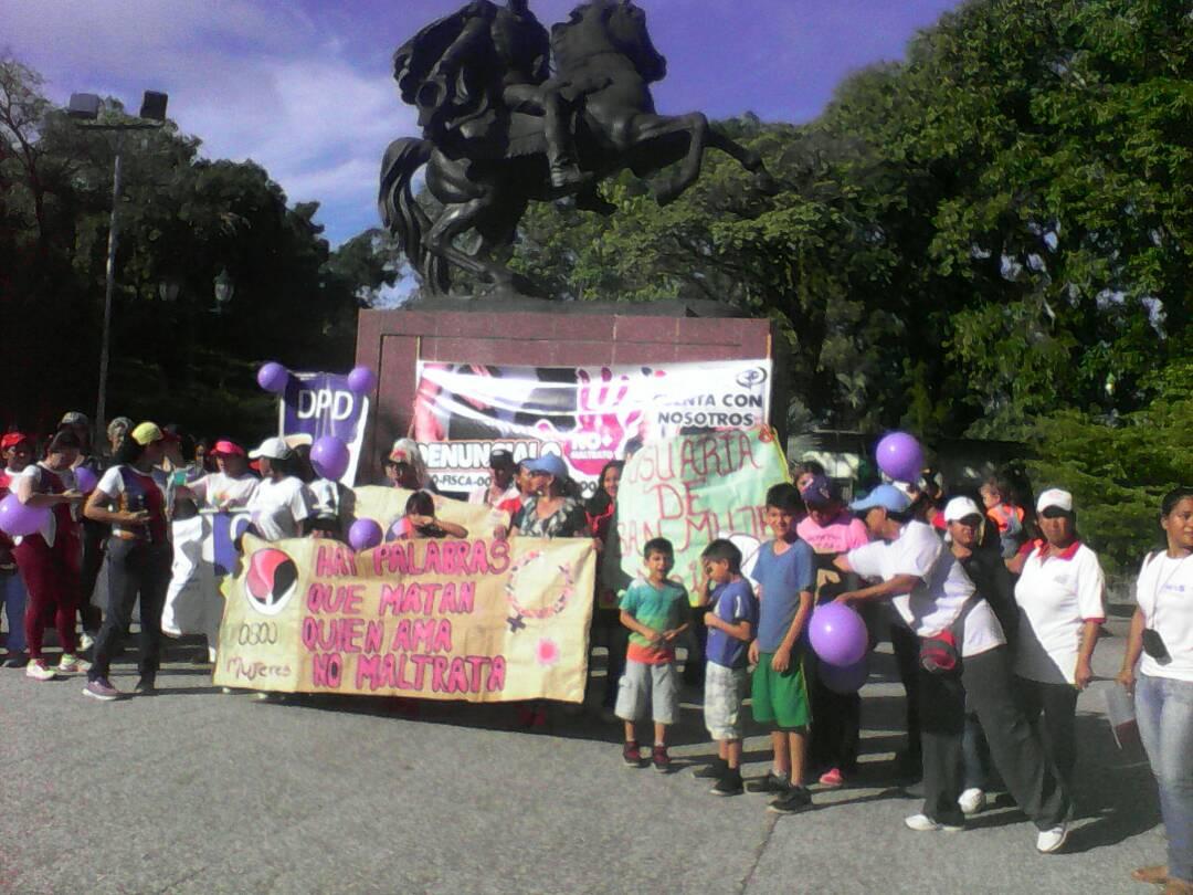 GobAmazonas's tweet photo. Hoy #25Nov | #Amazonas se sumó a la campaña nacional por el derecho a las mujeres por una vida Libre de Violencia con una marcha.
@MinMujer https://t.co/0wlxTCXbf5