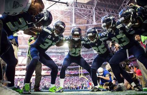 NFLのシアトルシーホークスのユニフォーム ヤクルトスワローズの燕