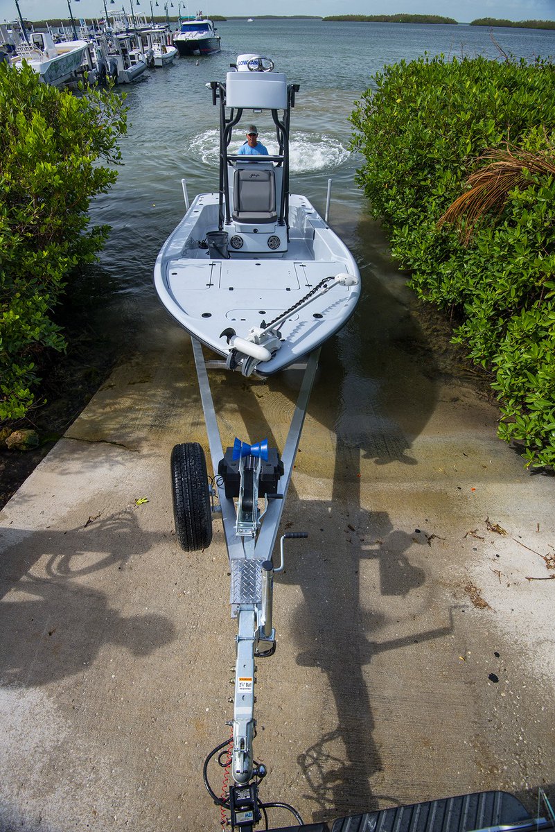 SaltwaterExp's tweet photo. Where are you fishing this weekend?
#ameratrail #bandwtrailerhitch #lowrancefishing #motorguide https://t.co/Xw17DuE9l4