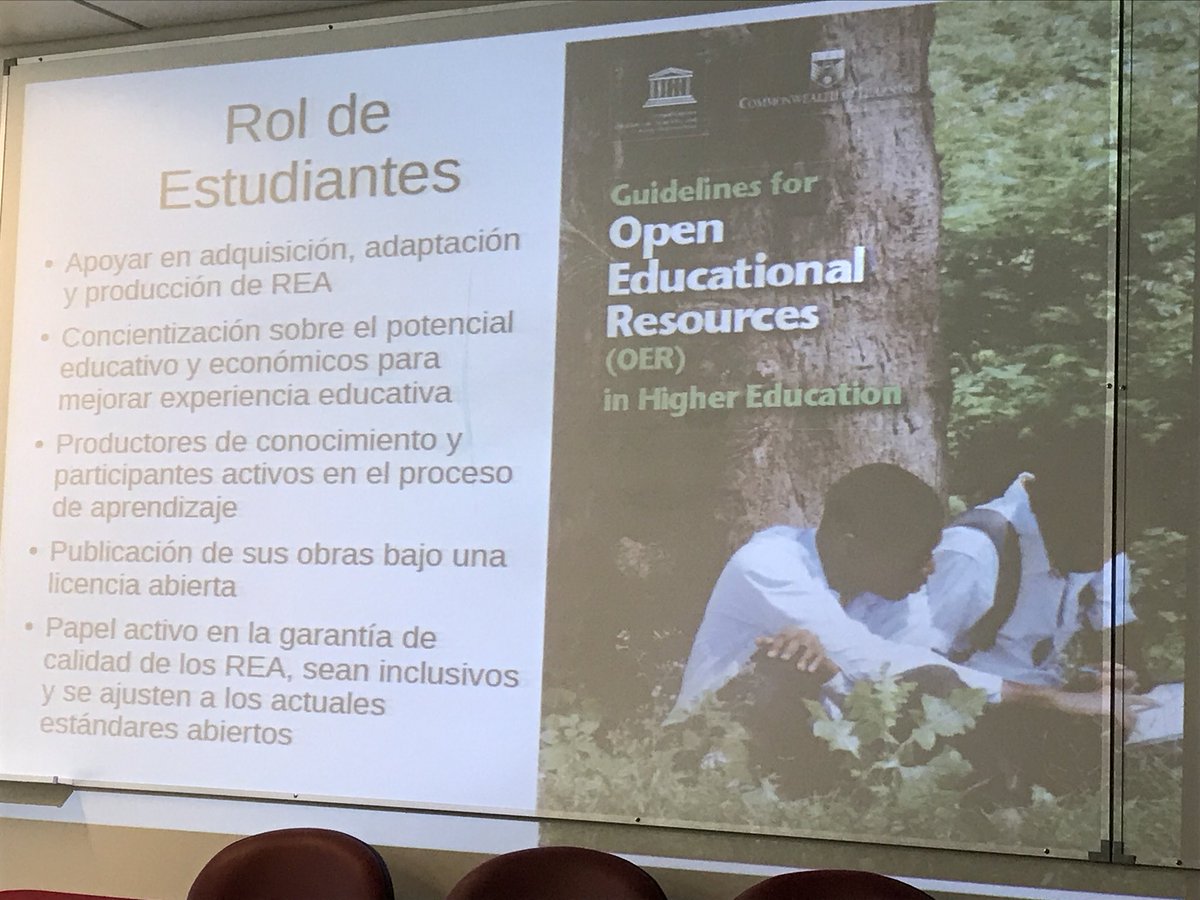 fernando__lopez's tweet photo. Interesante toda la charla y el concepto de Flipped Classroom o Clase invertida  por @wernerio #OpenEducation  #openconsantiago #OpenCon2017 https://t.co/b2FRehzqMc
