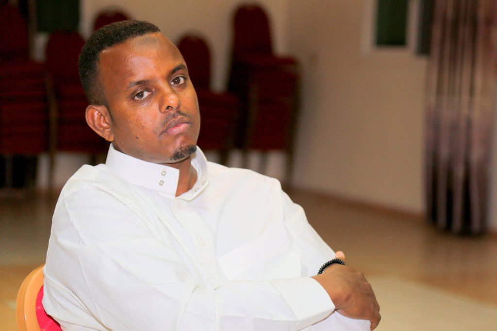 Ahmed_Yasto's tweet photo. #Somaliland: Siyaasi #Muniir Oo Weedho Dhaxal Gal Ah U Soo Jeediyey Xukuumadda #Muuse_Biixi https://t.co/uRcFj9wgWi https://t.co/IQCxHMzu2r