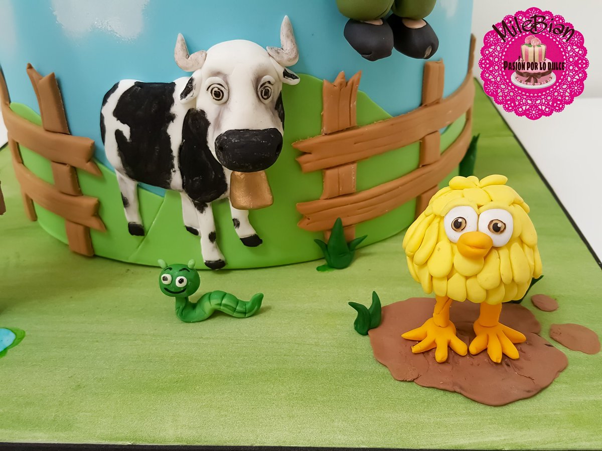 milebian's tweet photo. La granja de Zenon para Vittorio! Personajes 100% comestibles. #LaGranjaDeZenon #TortaTematica #MesaDulce #TortaDecorada #CakeArt https://t.co/X1lcW30hgx