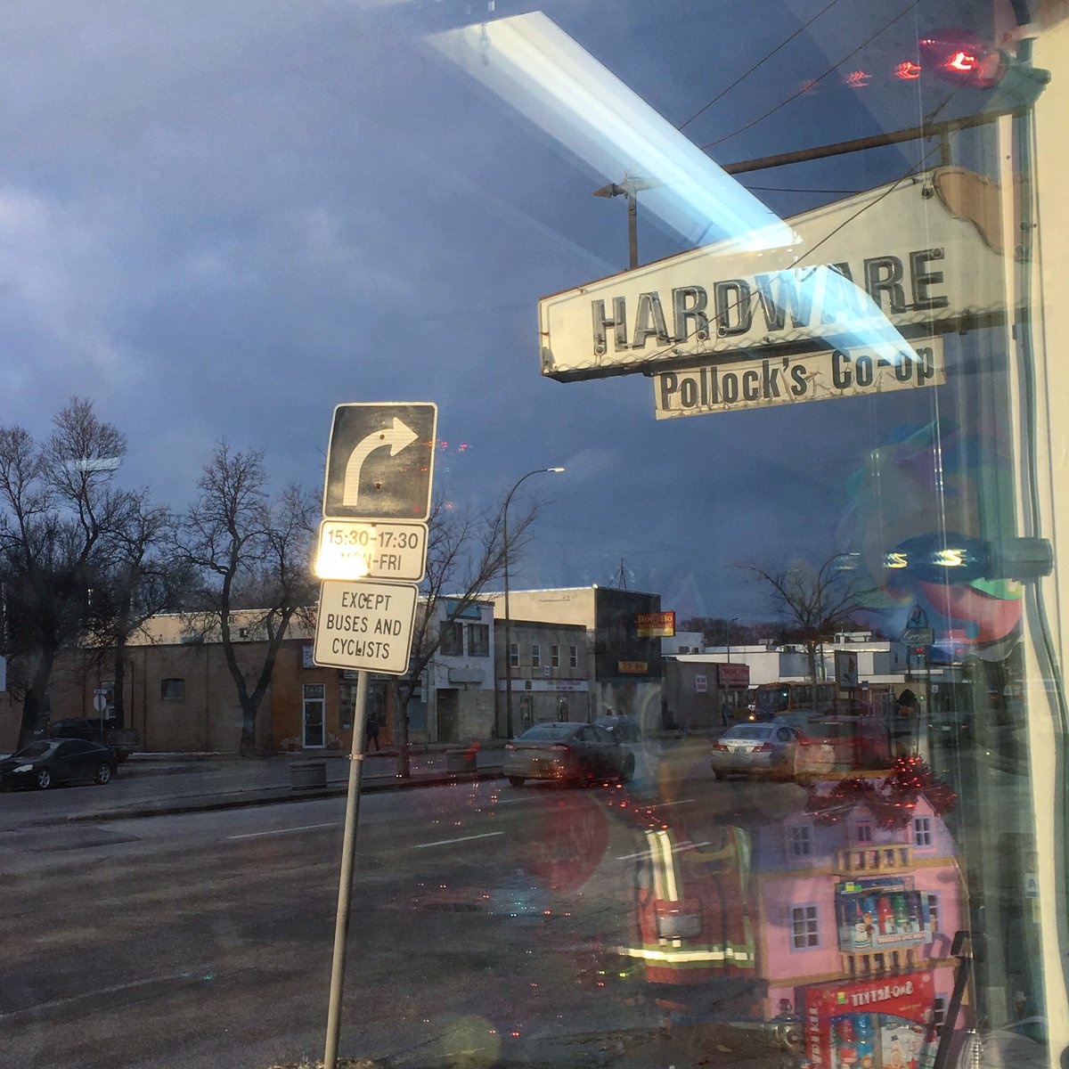 phcoop's tweet photo. Small Businesses Saturday! You know what to do, shop local friends! ππ
#smallbusinesssaturday #pollockshardwarecoop #pollockshardware #winnipeg #smallbusiness #shoplocalwinnipeg https://t.co/6J2OP743KX