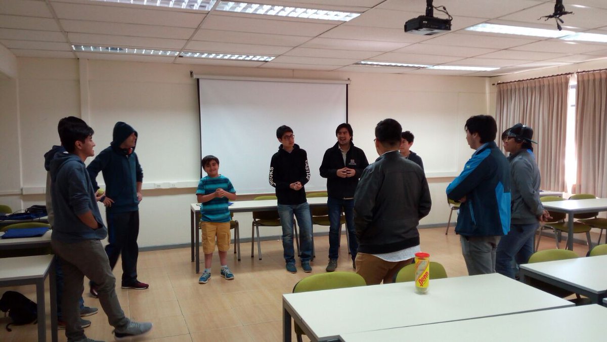 CodingU1's tweet photo. Los grupos entran en etapa de diseño!
#AcornHackVR #GEW2017 #CHILE #HackCodingU #Usm https://t.co/1dgn1tu8S0