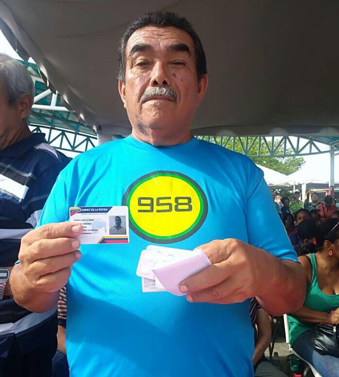 LuisLopezPSUV's tweet photo. Inicia la entrega de medicamentos a 2.476 personas en el CDI Tomás Ilderton con el 0800SALUDYA, en Valencia, Carabobo #PorSiempreFidel https://t.co/9aDldywzb1