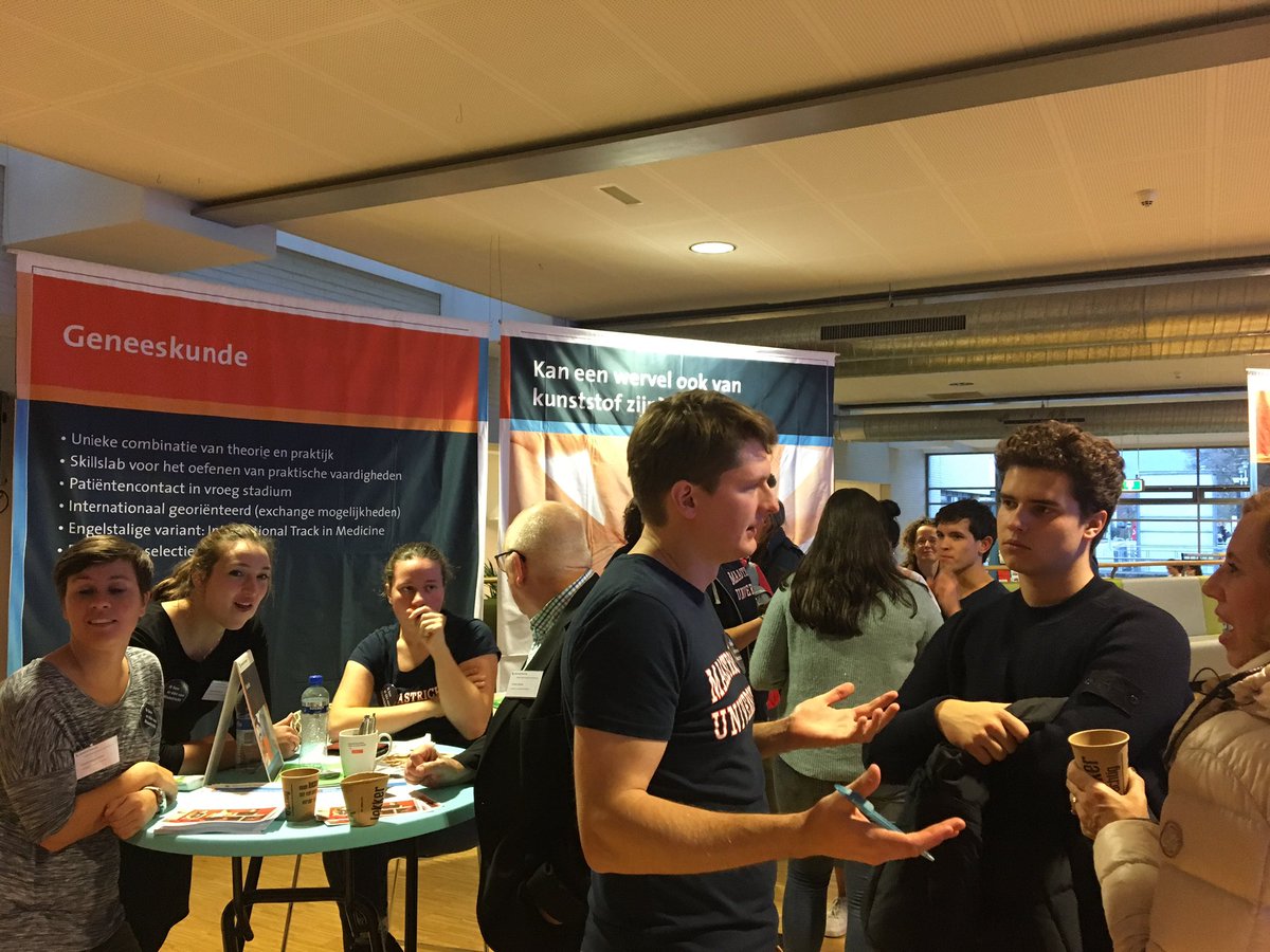 Rianneletschert's tweet photo. Still full house... @teamfpn @MaastrichtUMC great to see!! #bod17 @maasuniversity https://t.co/27X8ingwzl
