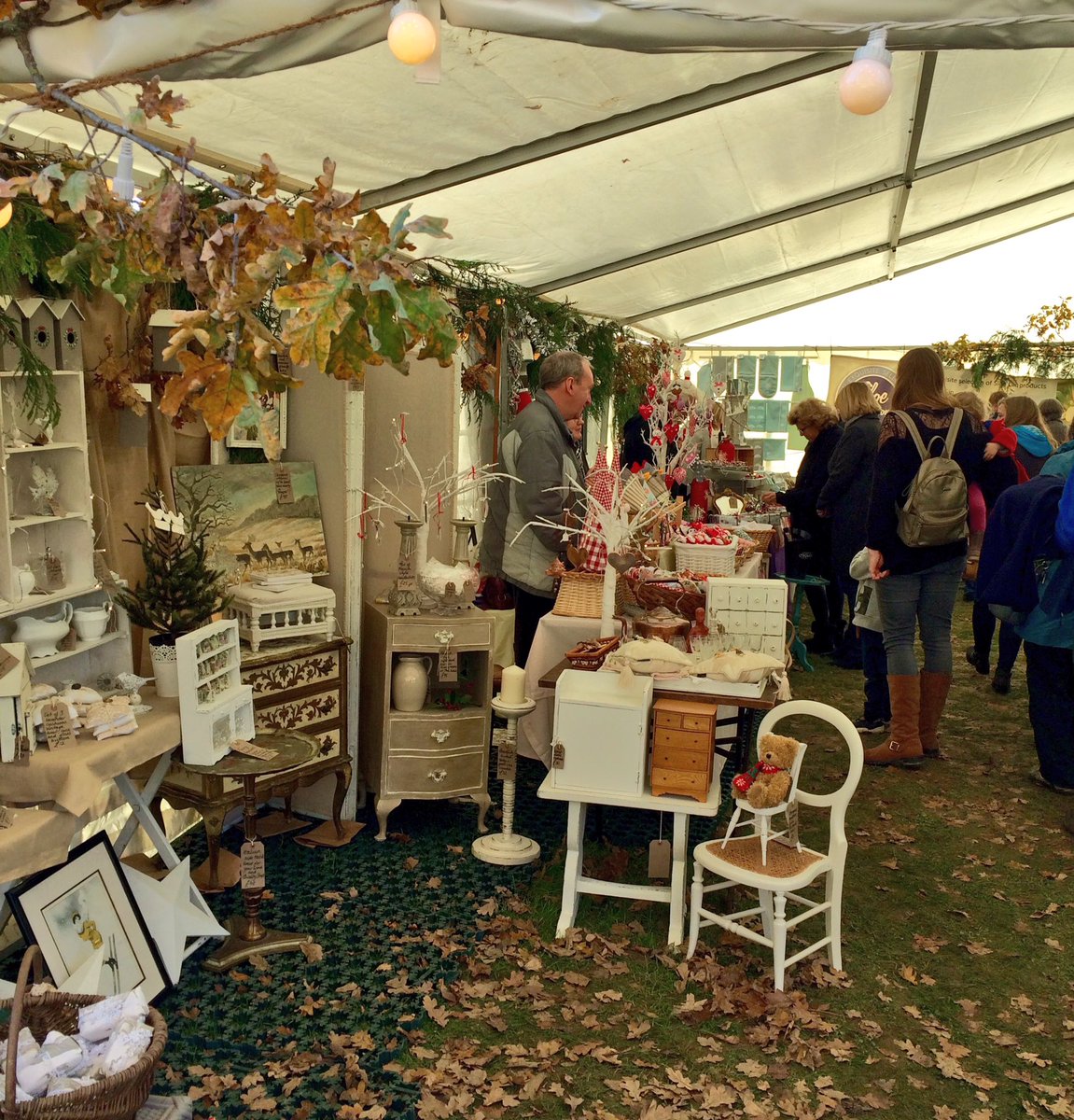TWdwntwn's tweet photo. At @KingJohnNursery between #Ticehurst and #Etchingham today to visit the lovely #ChristmasFair today. So many great stalls with plenty of crafts and drinks. #ChristmasPudding #GinChocolates #Candles #Crafts https://t.co/rFmRur2K1i