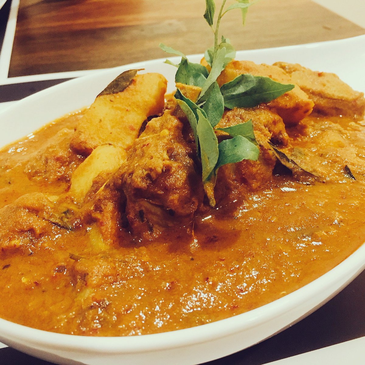 raphulsho's tweet photo. Curry chicken + baked salmon https://t.co/BeQgy0nUEP