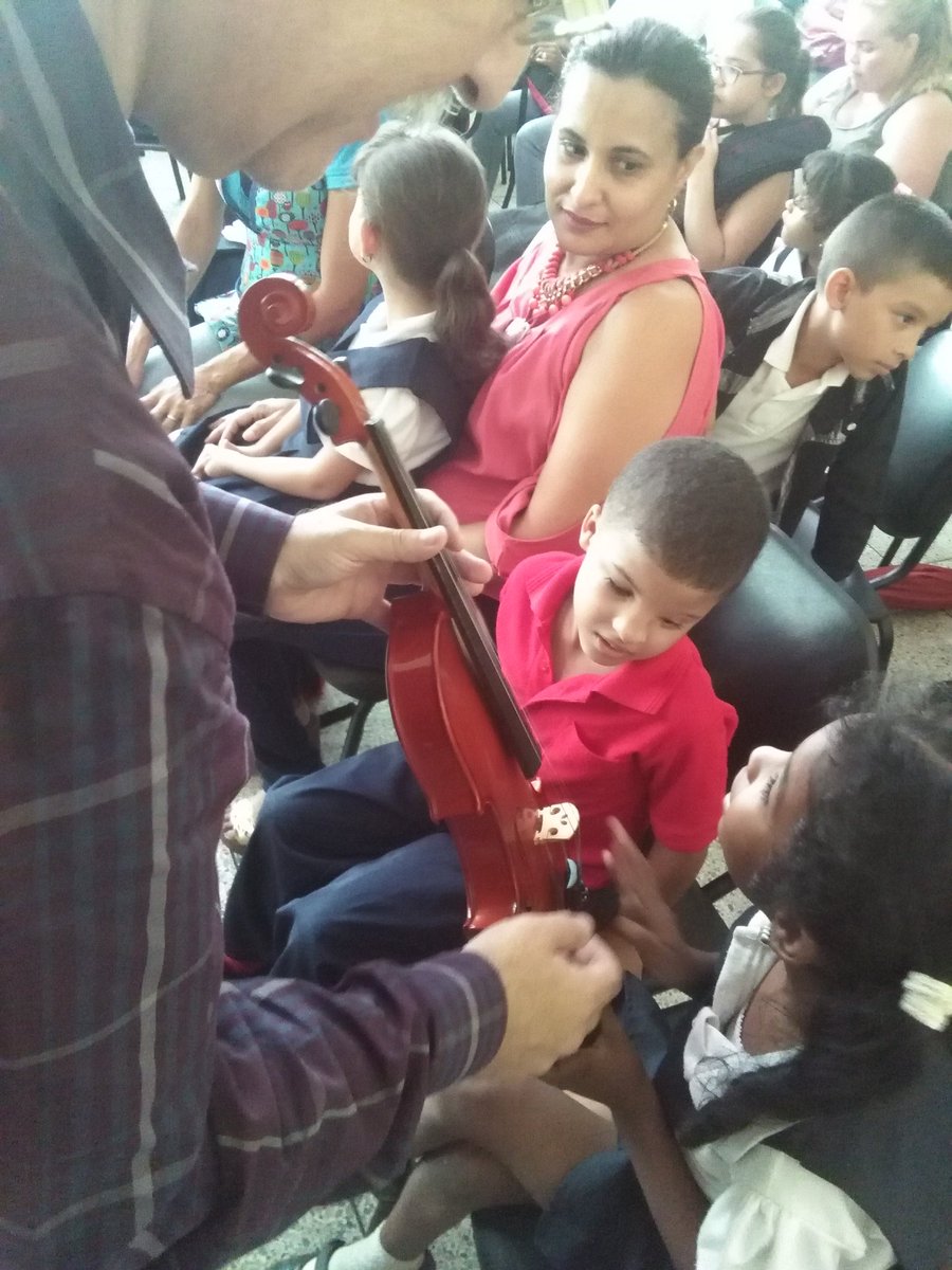 Muestra pedogagico-musical I.I.E Joaquín Goecke <a href="/NucleoSanFco/">Núcleo San Francisco</a> <a href="/elsistema/">El Sistema</a> <a href="/elsistemazulia_/">El Sistema Zulia</a> <a href="/MendezLeo06/">Leonardo Méndez</a> #SemanaDelMusico