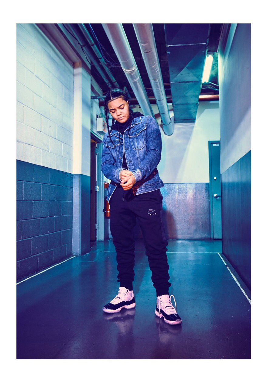GorgeousAsia21's tweet image. Everybody in the same lane, So I went and took the other route 🚶🏾🚶🏾👑👑💯💯💙💙 #WALK #WCE #YoungMA @YoungMAMusic
