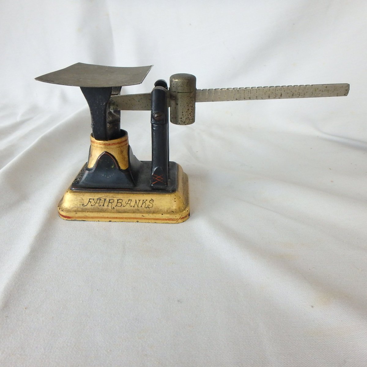 ApplegateAntiqu's tweet photo. #50PercentOff Red Tag Sale Offering Fairbanks #VintageScale #AntiqueScale #PostalScale on RubyLane @ https://t.co/OjXLB5h13K https://t.co/kgDXdet9LP