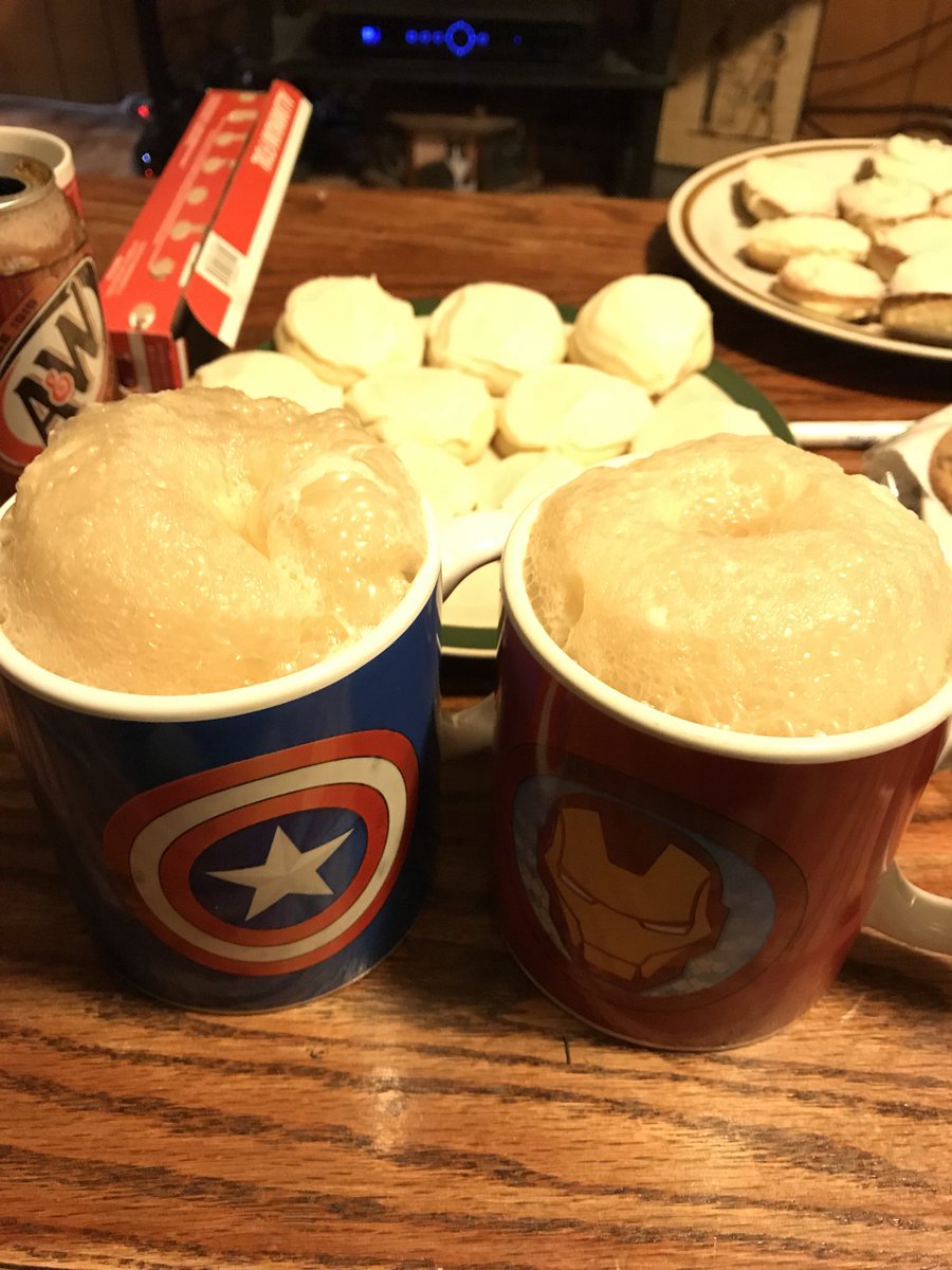 halincath's tweet image. #rootbeerfloat . #chillin last night