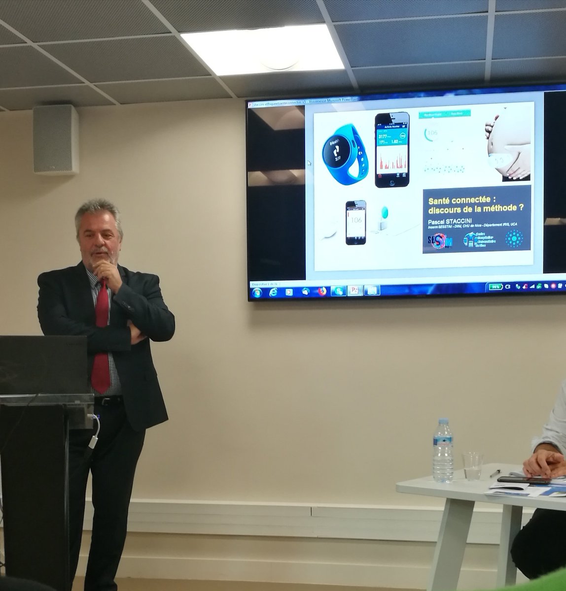 JuniorI2SA's tweet photo. Intervention du Professeur @pstaccini à la conférence «Éthique en Santé Connectée» @CHUdeNice #MasterI2SA https://t.co/GNXAmYSz2v