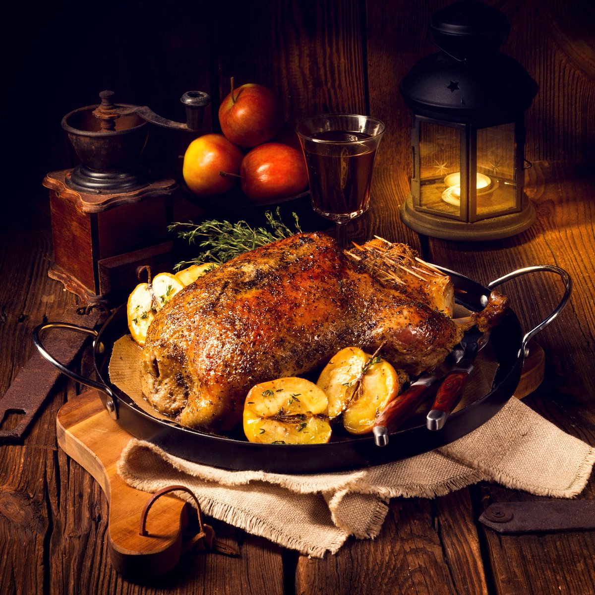 TheOutdoorsChef's tweet photo. Roasted Duck with Harvest Apple and Thyme #freshgroundpepper #tawnyport #WildtoTable #OutdoorsChefLife https://t.co/FHf8R5oCLV