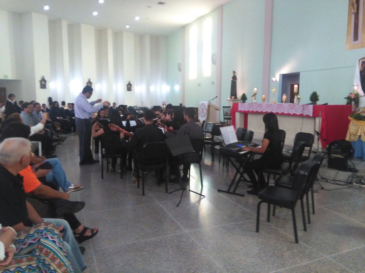 NucleoSanFco's tweet photo. Estudiantina Isidro Fuenmayor del Nucleo San Fco en el First Folk Assemble and Instrumental Groups festival @NucleoSanFco @elsistemazulia_ @elsistema #SemanaDelmusico https://t.co/ksm1oaHuOO