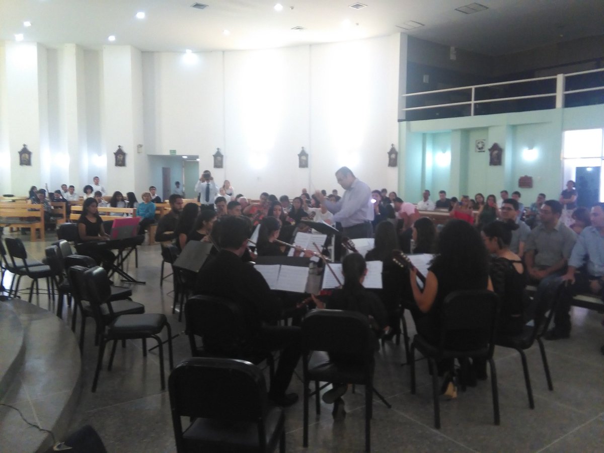 NucleoSanFco's tweet photo. Estudiantina Isidro Fuenmayor del Nucleo San Fco en el First Folk Assemble and Instrumental Groups festival @NucleoSanFco @elsistemazulia_ @elsistema #SemanaDelmusico https://t.co/ksm1oaHuOO