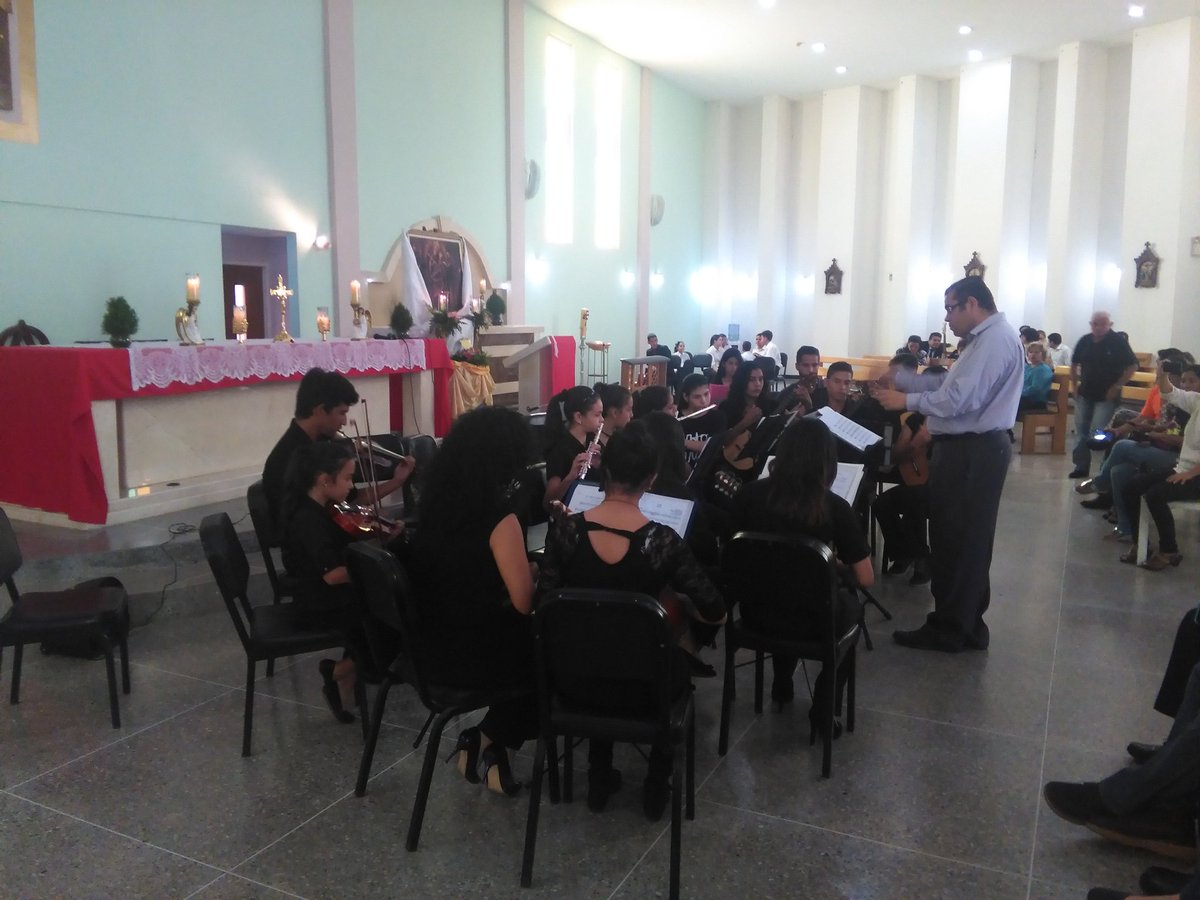Estudiantina Isidro Fuenmayor del Nucleo San Fco en el First Folk Assemble and Instrumental Groups festival <a href="/NucleoSanFco/">Núcleo San Francisco</a> <a href="/elsistemazulia_/">El Sistema Zulia</a> <a href="/elsistema/">El Sistema</a> #SemanaDelmusico