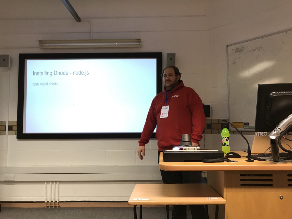 phpcodemonkey's tweet image. Final talk of the day Adrian talk about  offloading real-time processing from #php to #Nodejs #phpem17