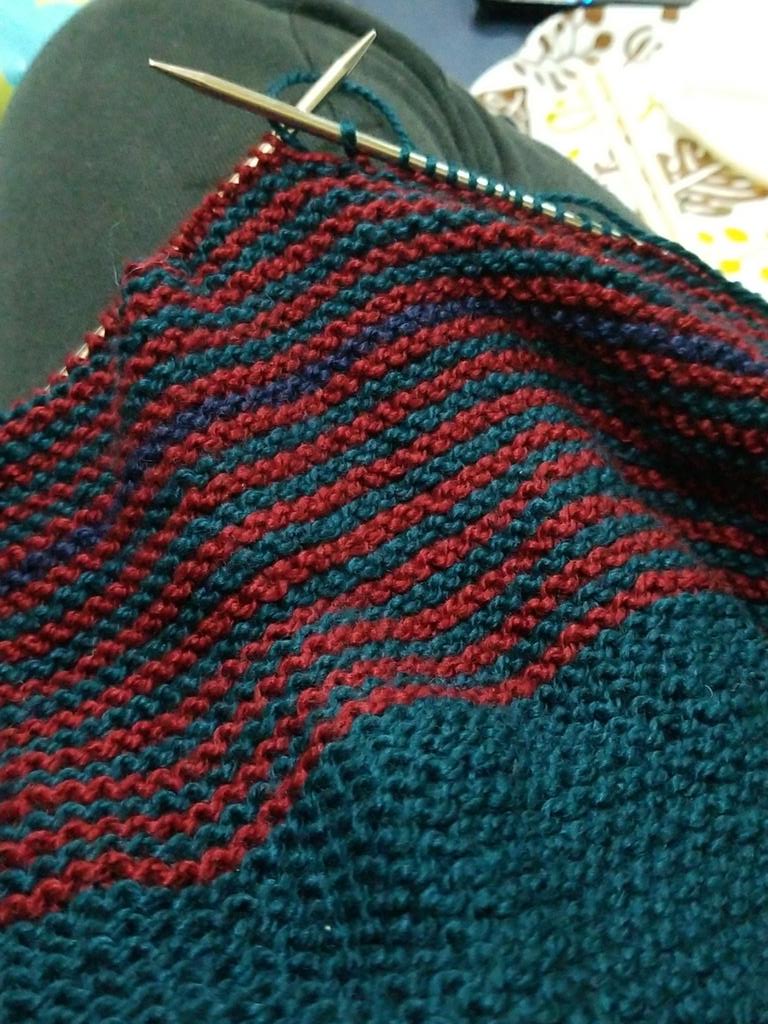 MerinoMedia's tweet photo. I'm in garter hell while watching #BringItOnGhost. Save me. #knitting #knittingprobs https://t.co/jb7Q0dZ1q2