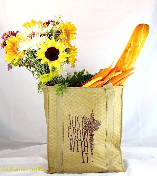LSavourTextiles's tweet photo. A lovely holiday gift for everyone on your list!
.
.
.
.
.
#shopsmall #etsy #bag #farmersmarket #foodie #foodlife #teacher #shopaustin #atx https://t.co/Sj4tHa7MmE