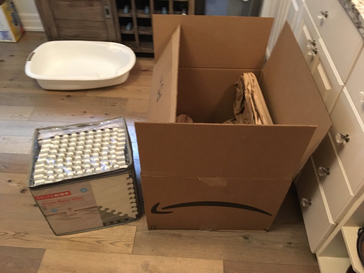 TerriMKC's tweet photo. @amazon @amazonca I love your service but you can do better! #amazonpackagingfail #environment #waste https://t.co/1m905zDjm2