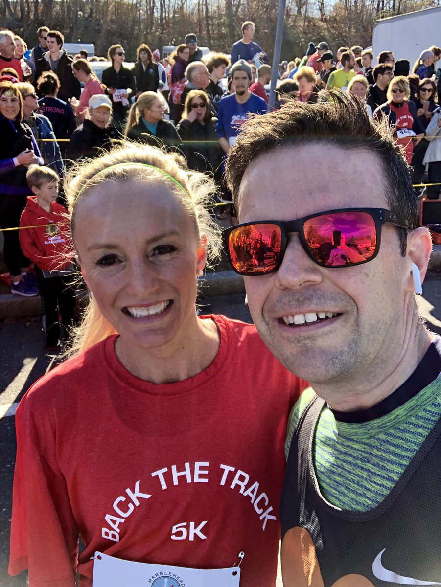CPBulger's tweet photo. #5K PR by 18 seconds, #backthetrack5k PR by 25 seconds, and got a selfie with my running hero @ShalaneFlanagan, perfect end to the 2018 running season #amazing #running https://t.co/axDeojlCbQ