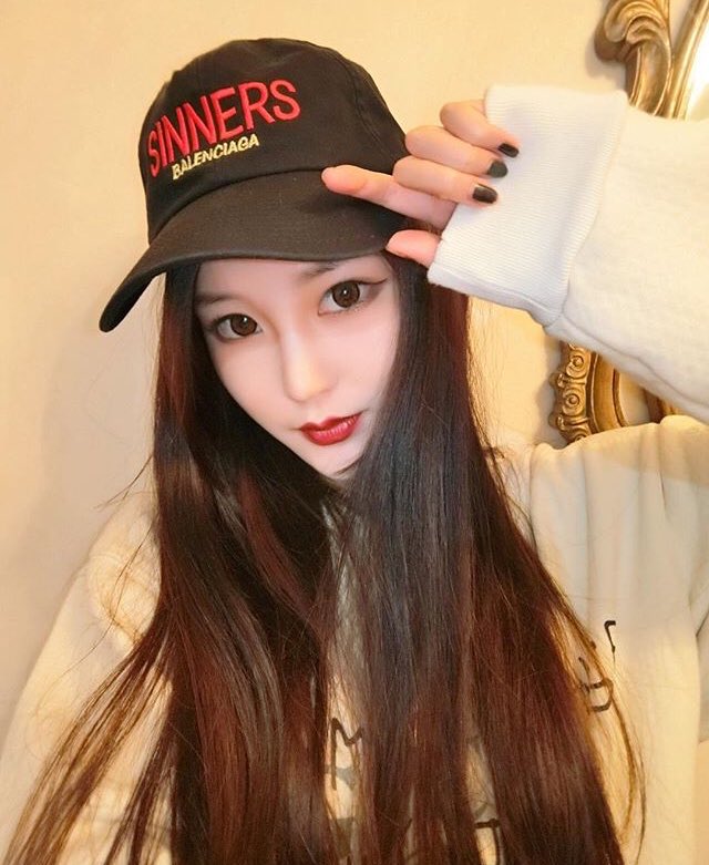 HChrrissty's tweet photo. Happy satnie 💙 https://t.co/8ws1i4YZnY