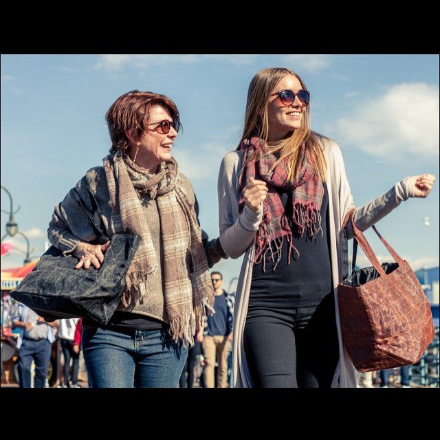 These gorgeous #EasyBreezy bags are made by disenfranchised Cambodian women, who found it difficult to find work. Ardice Farrow created Net Effects Traders to help these women with good jobs. Helping others to help themselves.