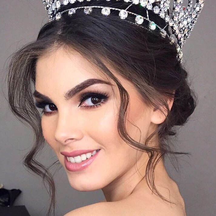 httpbaeva's tweet photo. Toda una reina. #MissUniverse #Mexico https://t.co/m8eyF1mops