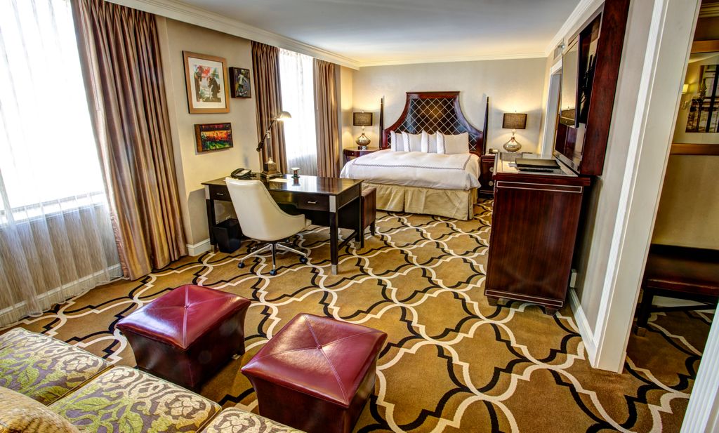 interconnola's tweet photo. We know Black Friday has come to an end, but our great deals continue! https://t.co/fsE427LSih #InterConNOLA #GreatDeals #TripleBonus #HelloSavings #PapaNoel #TrueHospitality #BestOfNewOrleans #HappyHolidays #VisitNewOrleans #LifeAtIHG #TriCentennialTripleUp #NOLAGroupDeals https://t.co/rCLDssLYOQ
