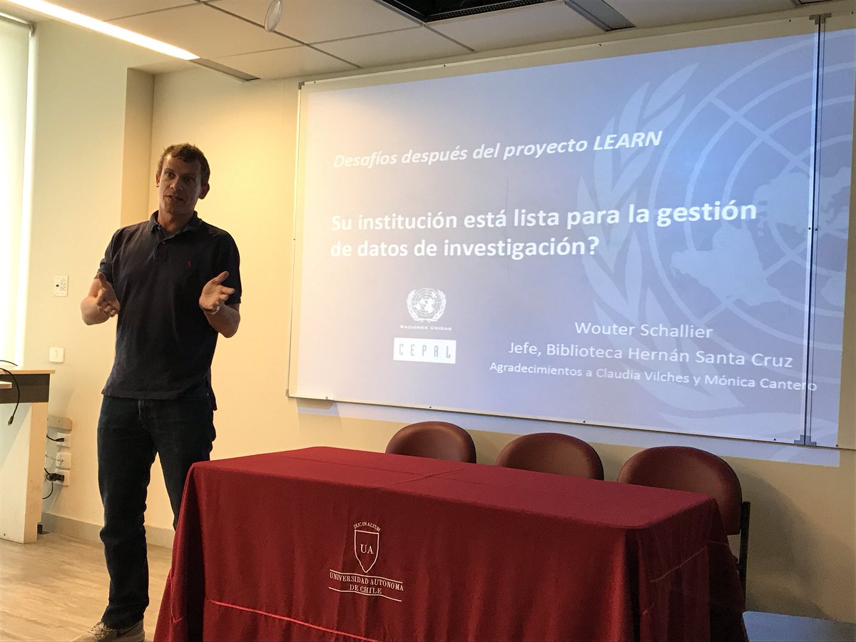 fernando__lopez's tweet photo. Ahora el momento de Wouter Schallier "Tu institución está lista para la gestión de datos de investigación? - Desafíos después del proyecto LEARN" #OpenCon2017 #openconsantiago #OpenData #OpenResearchData https://t.co/Pe2KBwHbPa
