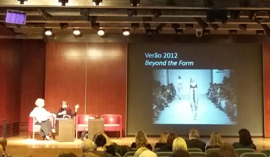 gpedranti's tweet photo. Escuchando a Ana Salazar, leyenda de la #moda portuguesa - #ModasModosManeras #semiótica @FCGulbenkian https://t.co/XPga2lmUH1