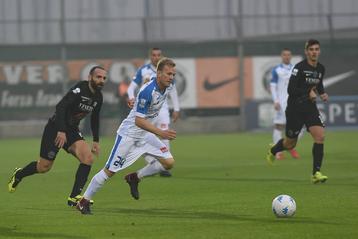 Novara__1908's tweet photo. ⚪🔵 #VenNov 1-3, il tabellino del match
🔢 I numeri della vittoria del 'Penzo' ➡️ https://t.co/KqM7INwJWg
#andumafiöi #SerieB #Together #FVCA https://t.co/DOaeowO6WV