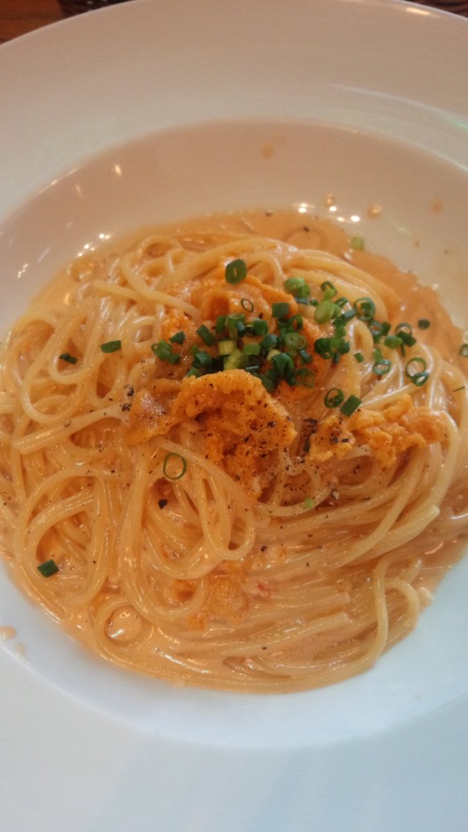 nao_dearplus's tweet photo. 今日の夕飯は友達とパスタ屋さんに行きました🎵
そこで見つけたのが《うにのクリームパスタ》
写真を見て、２人とも一発で心を打たれてしまいました(笑)

食べてみて、やっぱり美味しかった～😆✨
今度はやっぱりデートで行きたいですよね❤

#レンタル彼女
#パスタ　#うに
#デート https://t.co/o8e8MEA2x4