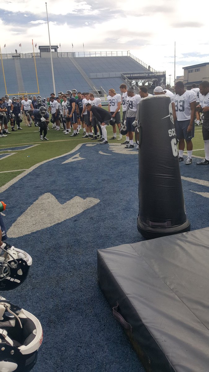 KevinKikugawa24's tweet photo. Sr. Day @ Mackay Stadium! Yesterday was the #LastTackle, today we #KeepTheCannonBlue ! Proud of these men for their fight this year! #NevvsUNLV #BeatUNLV #BlueOverRed https://t.co/8Safo3jMYx