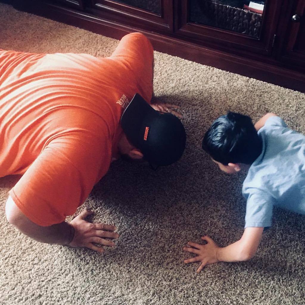 loss4gain's tweet photo. A morning workout with my “trainer” and ultimate motivator…50 push-ups in total. What’s Your 4? He’s mine. The weather is looking wonderful today. Get out and be active if you can! #loss4gain #weightlossjourney #whatsyour4 #weightlossmotivation #losingweight #fitness #fitnes… https://t.co/TeJNGcKjLz