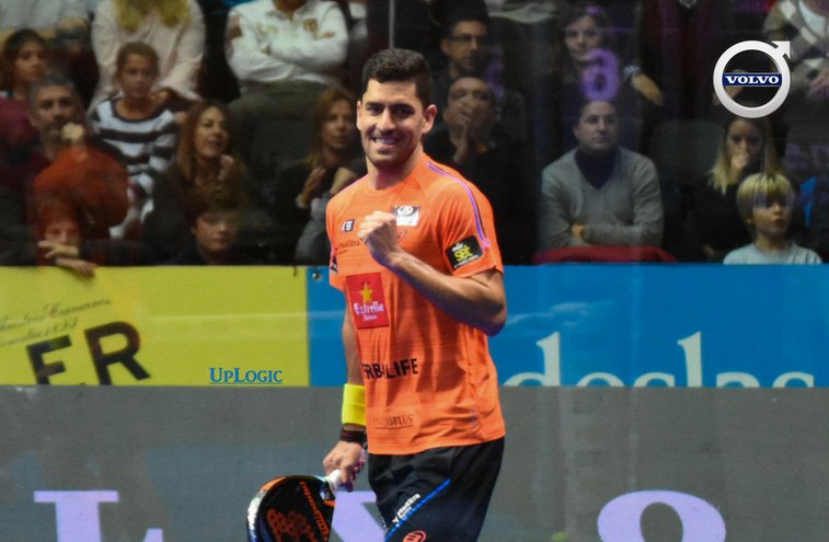 [WORLD PADEL TOUR] - El trabajo en equipo tiene recompensas como estas. Enhorabuena @Maxisanchez06 por la victoria de hoy y el pase a la final del #WPTBilbaoOpen