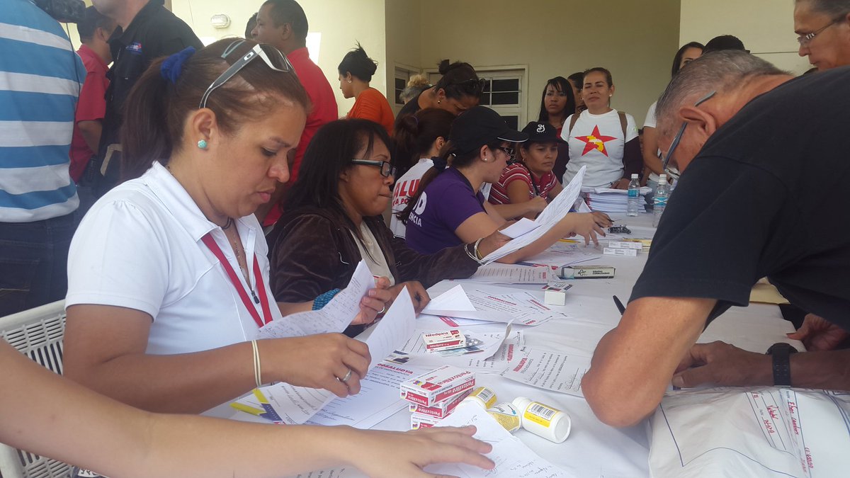 AlcaldePedroB1's tweet photo. Acompañamos al equipo de @csaludaragua en un operativo especial para entregar medicamentos gracias al sistema 0800SALUDYA ¡Espero que podamos seguir repitiendo este tipo de actividades para ustedes! https://t.co/1Ahy1ZoqpL