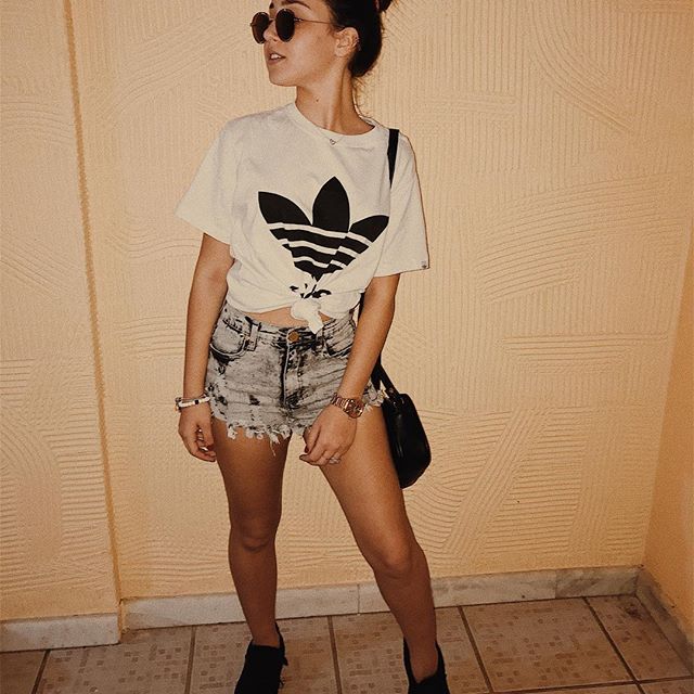 Meio amarela e descabelada