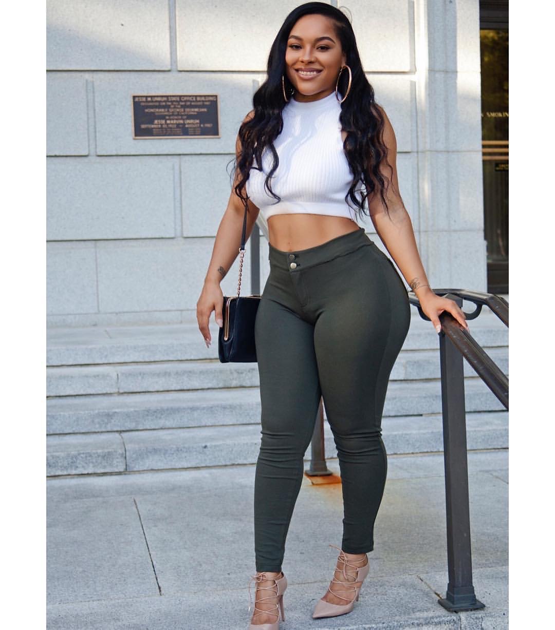 thick women  / X