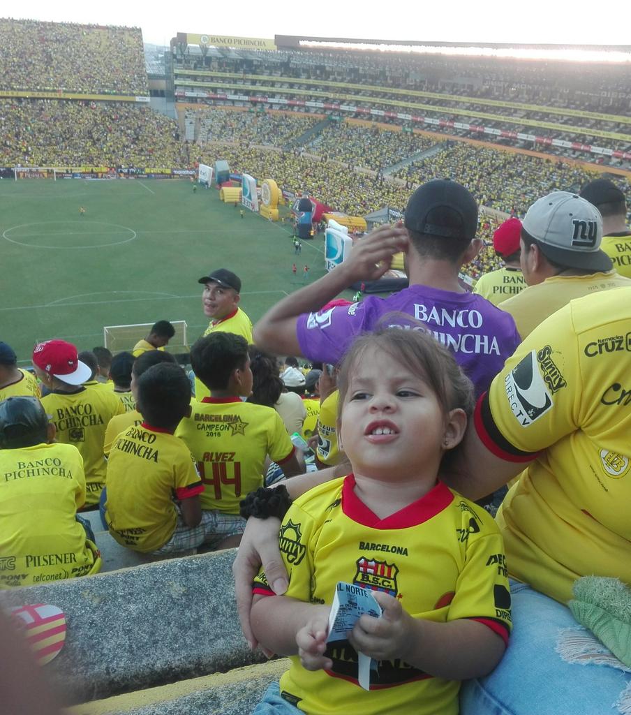 peter_theking's tweet photo. #MasAmarillosQueNunca mi gorda bella saludos https://t.co/A4EpehLnre