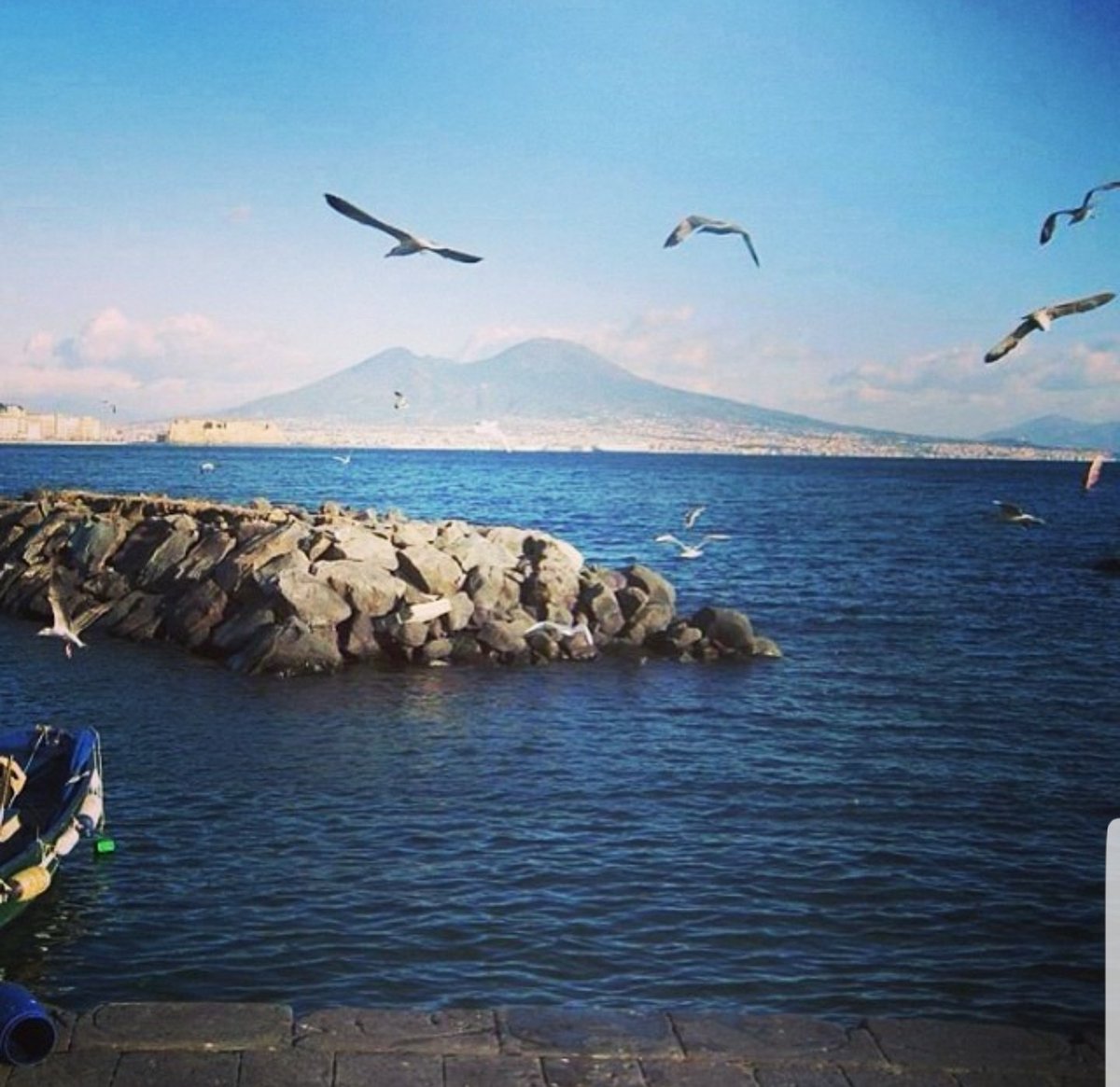 joeyloveg's tweet photo. Di te non mi stanco mai...
#Napoli #Cuoreblu 💙 #Immensità https://t.co/2XuhIIs4ZL