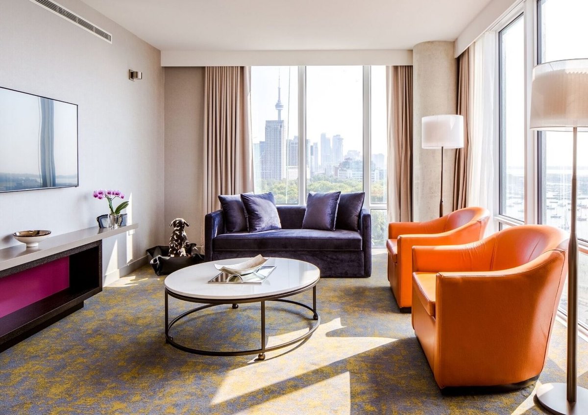 HotelXToronto's tweet photo. #BlackFriday may be over, but that doesn’t mean our #Sale is! 25% OFF Best Flexible Rates! Did we mention Complimentary #WineAndCheese in the Library Club Lounge? Book your room before the sale ends! https://t.co/0yto6FfKVC https://t.co/S91RTZHxrw