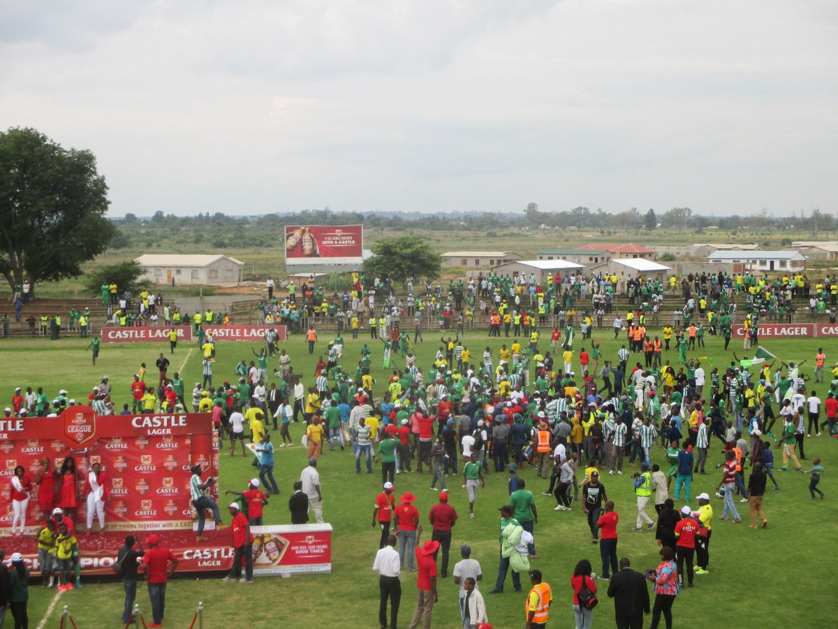 SteveVickers5's tweet photo. What a day at Ascot Stadium! Congrats to FC Platinum on their first PSL title #SSbhora @StarfmZimbabwe https://t.co/RCrJVZTzP7